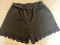 Short Hose Boho Spitze in schwarz in Gr. 1XL NEU Bayern - Waging am See Vorschau