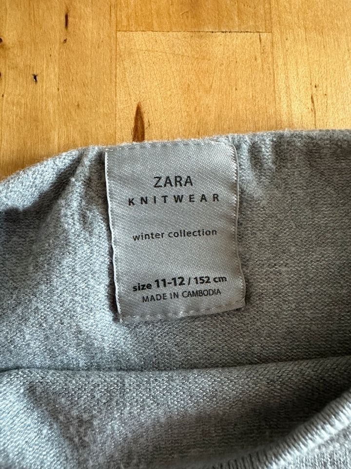 Zara Pullover & Cadigan  grau Gr.152 in Berlin