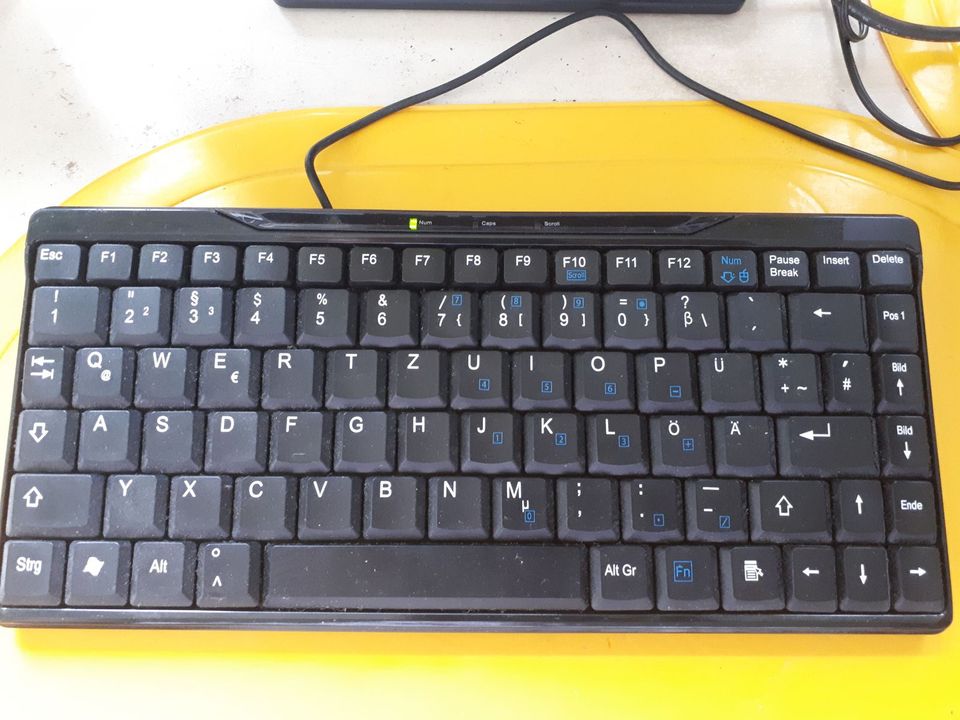 Komplett-PC: PC Monitor Maus Tastatur Lautsprecher in Leipzig