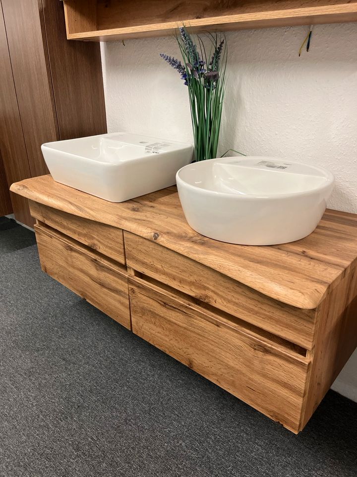 Badmöbel Set / Badezimmer Möbel / Waschtisch / Spiegelschrank in Preußisch Oldendorf