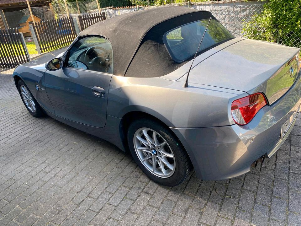 BMW Z4 Roadster Cabrio in Schöllnach