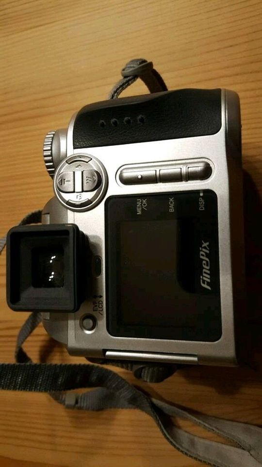 Fujifilm FinePix S 304 in Friedland