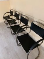 Vier Stühle aus Kunstleder und Metall Hessen - Hohenahr Vorschau