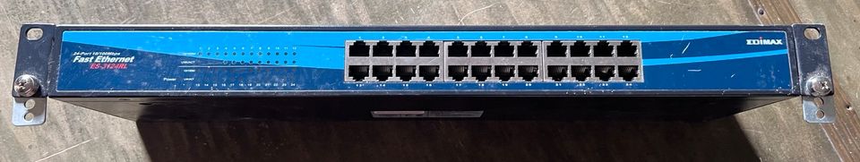 Edimax ES-3124RL 24 Ports 10/100Mbps Switch in Lößnitz