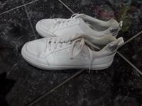Weiße Sneaker Gr. 40 guter getragener Zustand Bochum - Bochum-Wattenscheid Vorschau