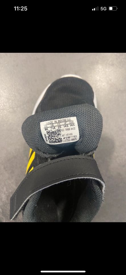 Adidas Sneaker schwarz gelb 25 in Bad Lauterberg im Harz