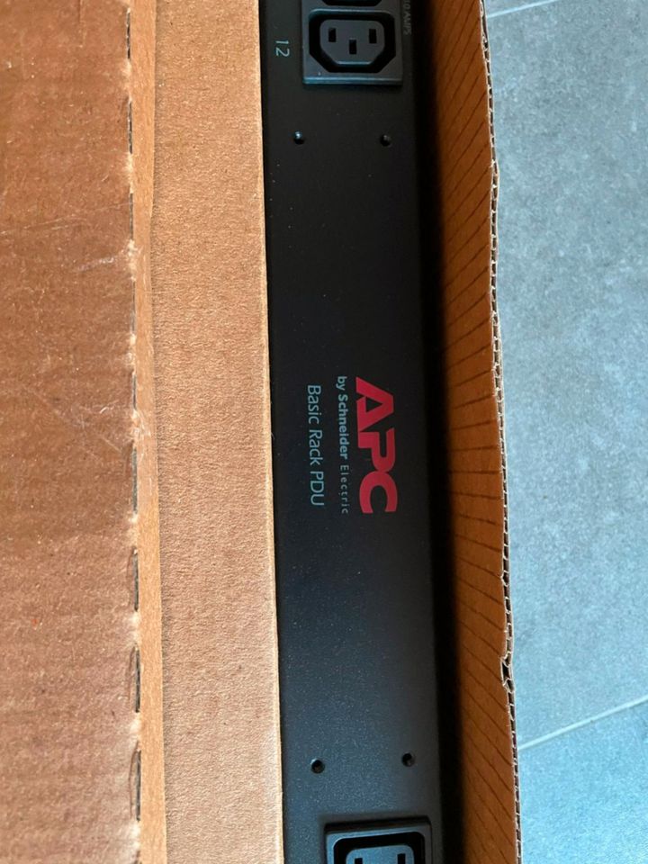 2x Neu - APC Basic Rack PDU (AP 7552) - Original verpackt in Winningen