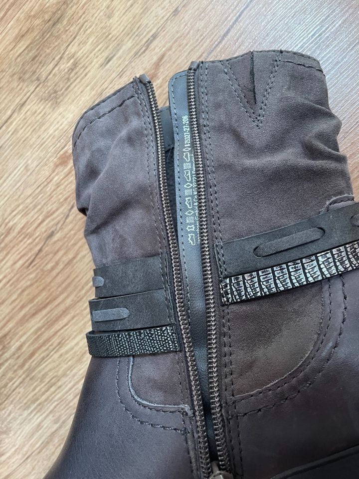 Stiefeletten zu verkaufen in Berlin