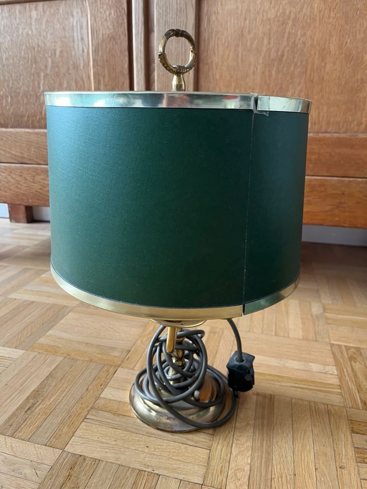 Antike Messinglampe mit 3 Leuchter / Tischlampe in München