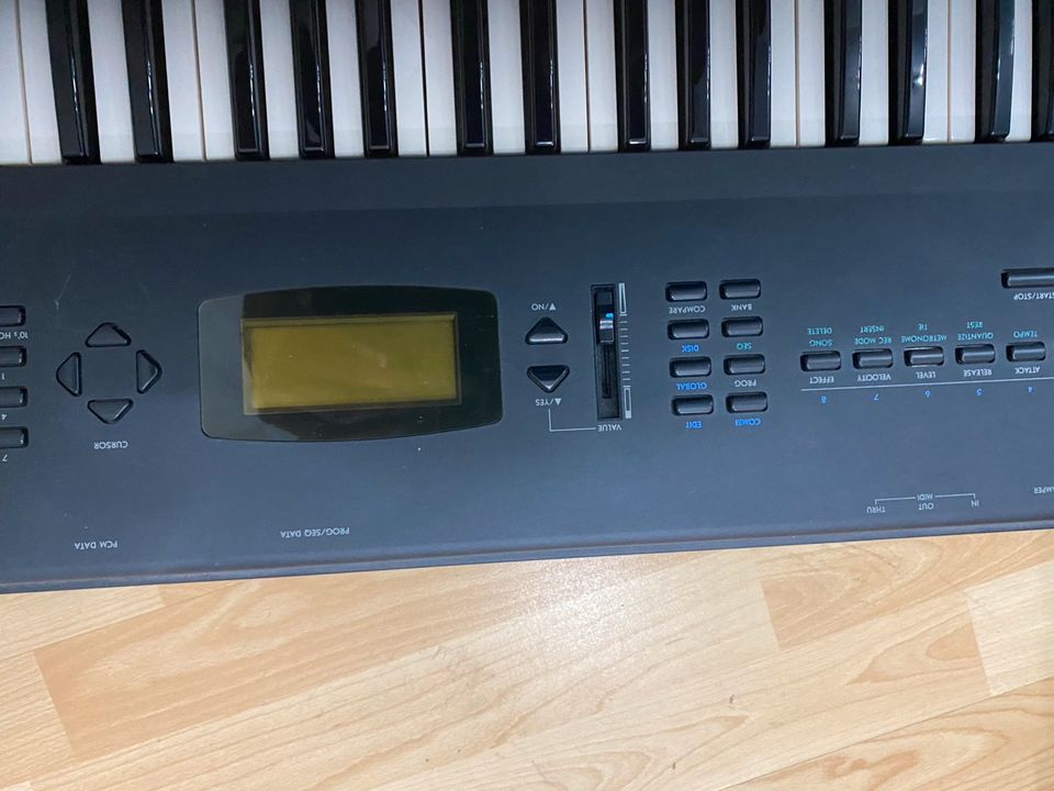 Korg x3 Workstation  Digital Synthesizer mit Tasche und Ständer in Dortmund