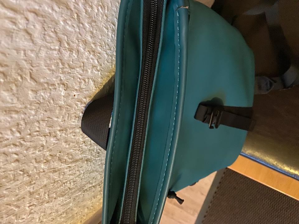Rucksack  RolltopNew Rebels  wasserabweisend. dunkles Türkis/grün in Bremen