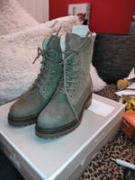 Tamaris 36 grün Nagelneue Winterstiefel Np120,- Bremen - Huchting Vorschau