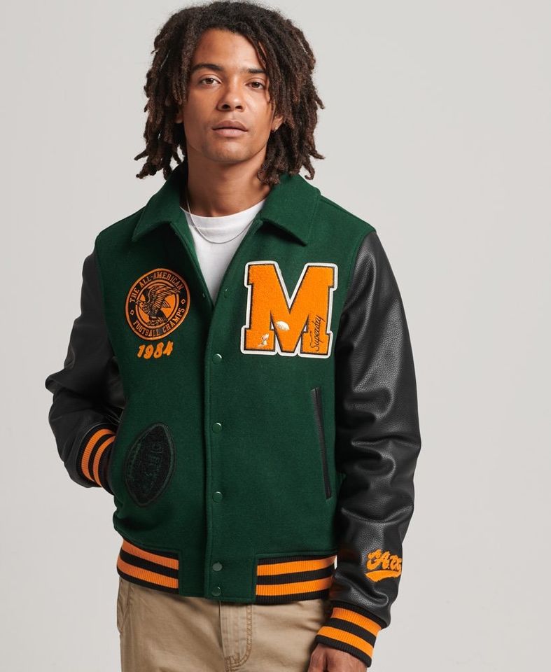 Superdry College Varsity Bomberjacke mit Aufnähern Emaillegrün in Köln