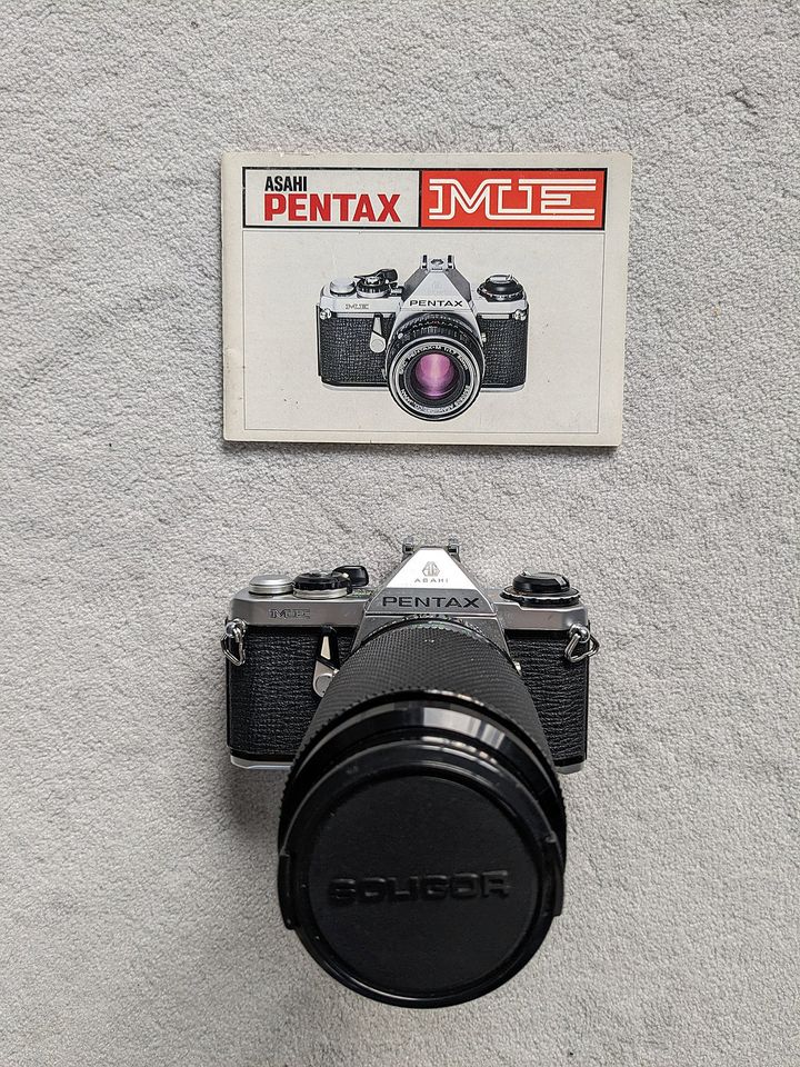 Pentax ME mit Soligor Makro-Tele 75 - 205 mm | Prospekte in Berlin