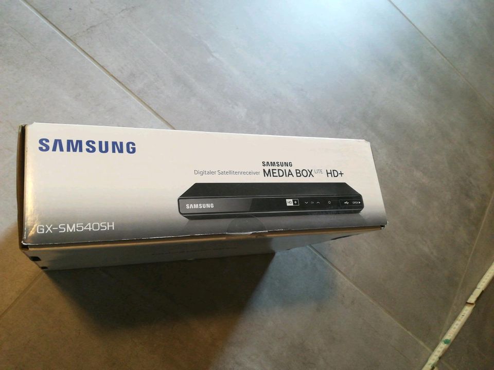 Digitaler Satellitenreceiver von Samsung GX-SM540SH in Blieskastel