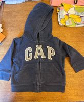 GAP Baby Hoodie Zipper Jacke blau Sweater 74/80 Hessen - Dietzenbach Vorschau