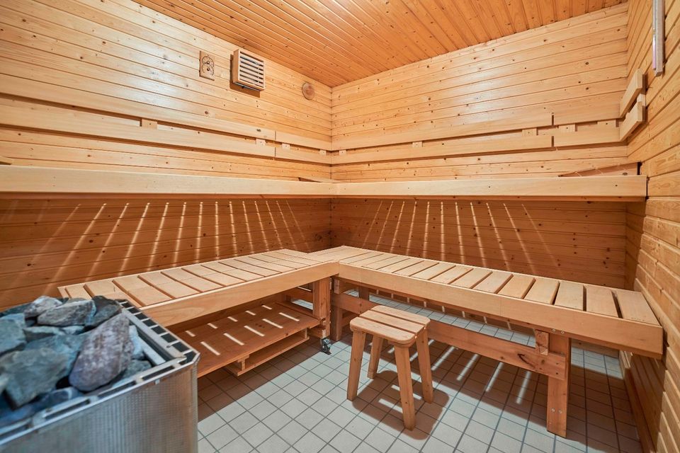 Wunderschönes EFH mit Werkstatt,  Garagen, Sauna, Garten, Pool und Jacuzzi in 68600 Algolsheim/Frankreich in Breisach am Rhein  