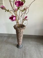 Bodenvase Stand Vase geflochtene Korbweide Holz um Metallgestell Nordrhein-Westfalen - Moers Vorschau