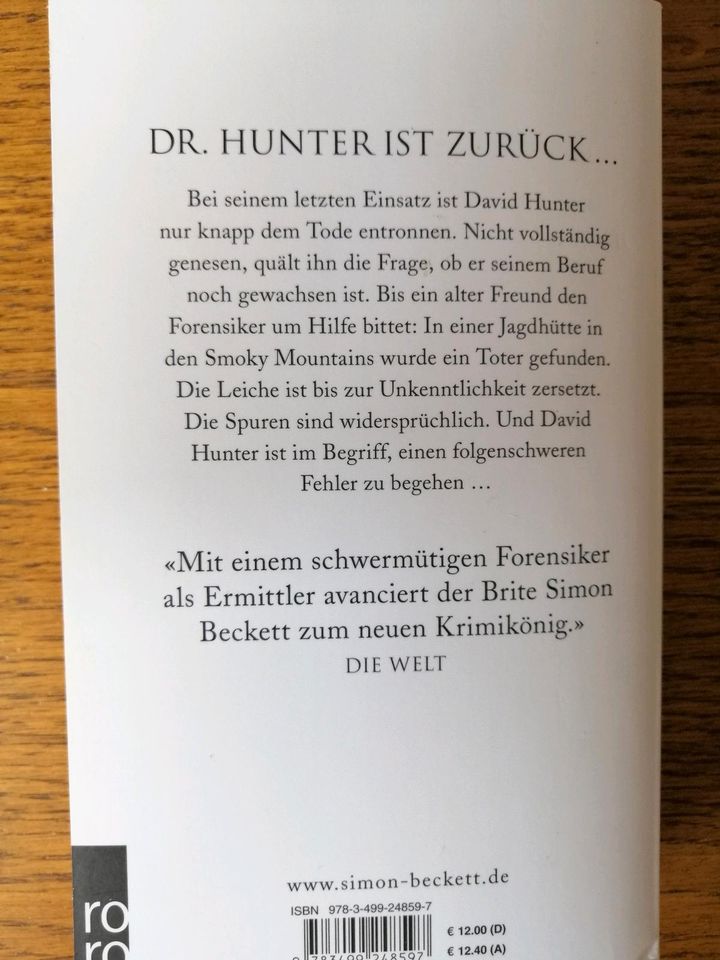 Simon Beckett, Leichenblässe, Thriller in Geist