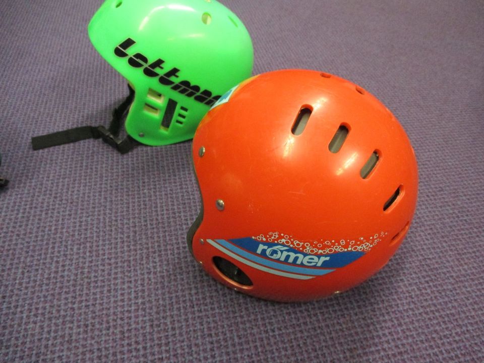 Helme in verschiedenen Ausführungen in Vöhringen