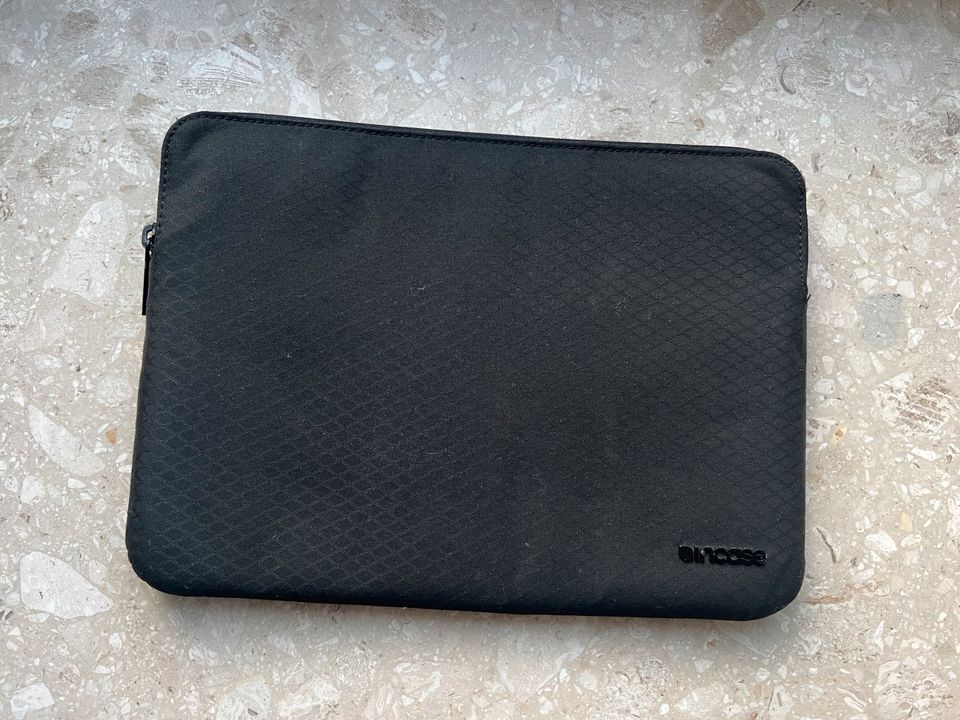 Incase MacBook iPad Schutz Tasche schwarz in Peitz