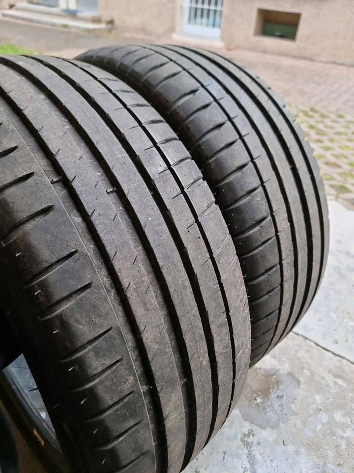 2x Neuwertige 225 40 R18 92Y XL 7,5mm Michelin Sommerreifen in Stuttgart