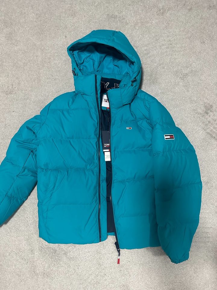 Tommy Hilfiger Winterjacke Daunen Jacke M NEU in Lüdenscheid