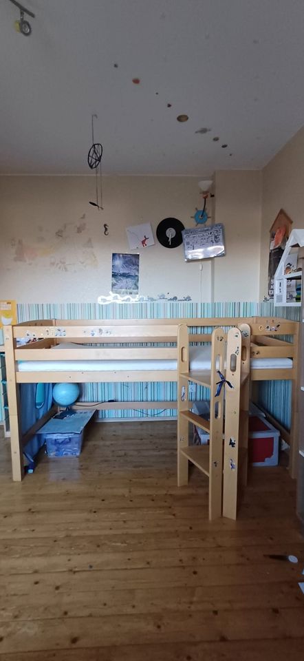 Kinderhochbett, Kinderbett Hochbett in Straßenhaus