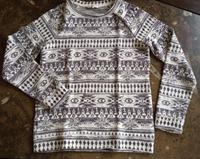 WINTER SALE Pulli Gr. S, Sterne m. Metallicgarn, neuwertig Hessen - Niedernhausen Vorschau