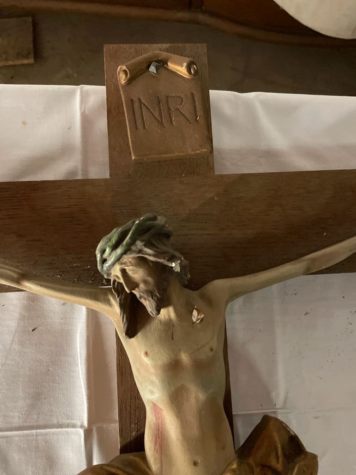 Kreuz Jesus heilig Kirche alt in Wittislingen