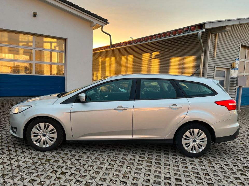 Focus1.5TDCi 88KW Automatik DPF Erst 24Tkm PDC in Memmingen