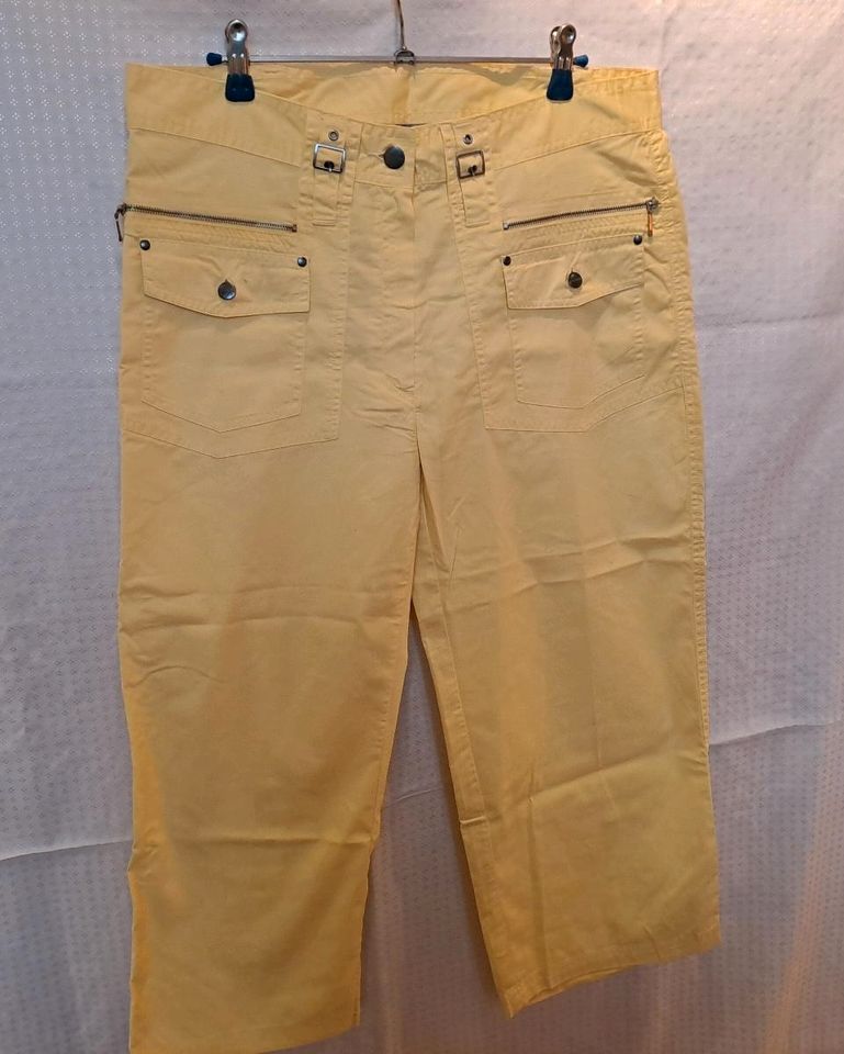 Damenhose 7/8 Gelb Gr. 40/42 in Freigericht