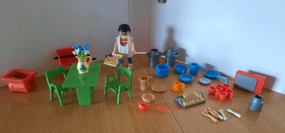 Playmobil Set Küche, Geschirr, Grill etc. in Mömlingen