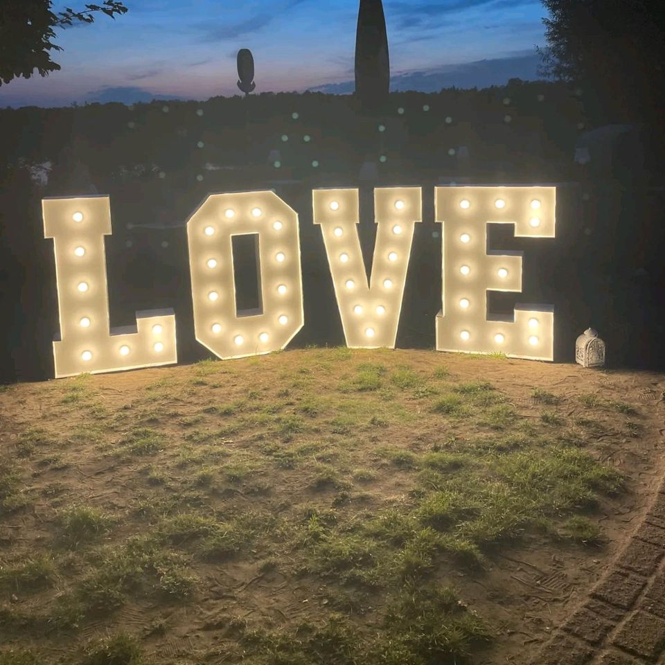 XXL LOVE Buchstaben mieten. Hochzeit,Verlobung,Feiern. in Nottuln