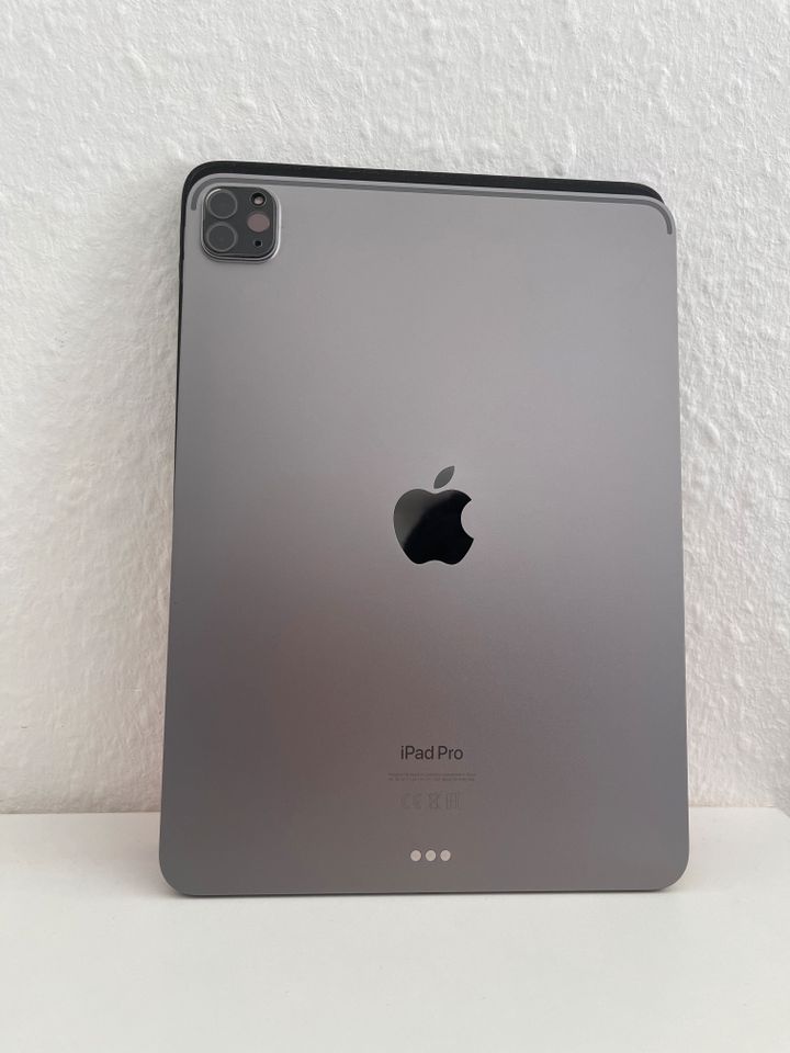 iPad Pro 11 M2 (2022) 128GB Spacegray inkl. Apple Pencil und Case in Langenhagen