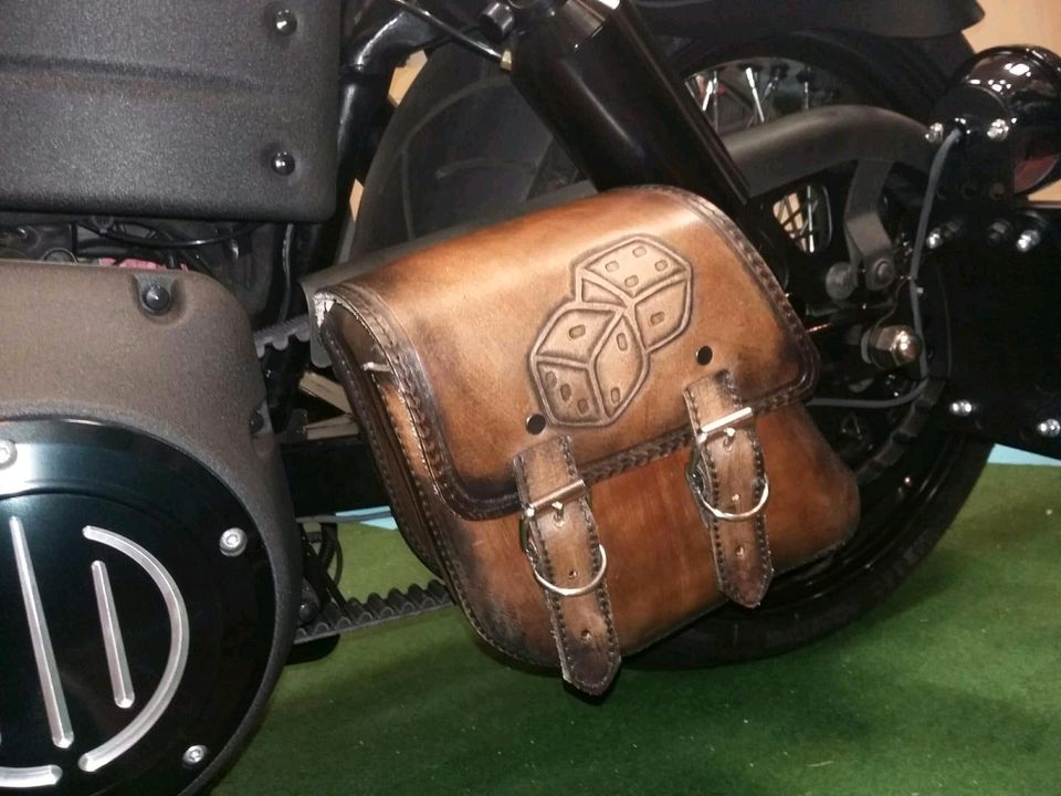 Rahmentasche Schwingentasche Harley Davidson in Esens