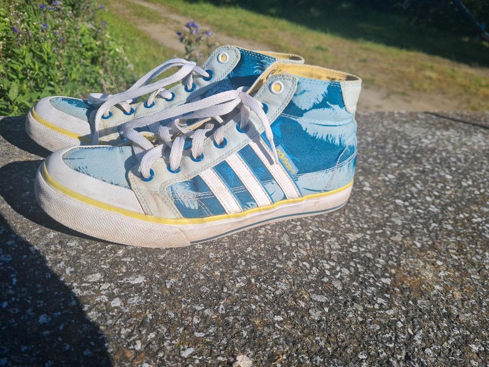 Turnschuhe Schuhe Adidas Gr. 42 US 9,5 türkis Muster in Lübben