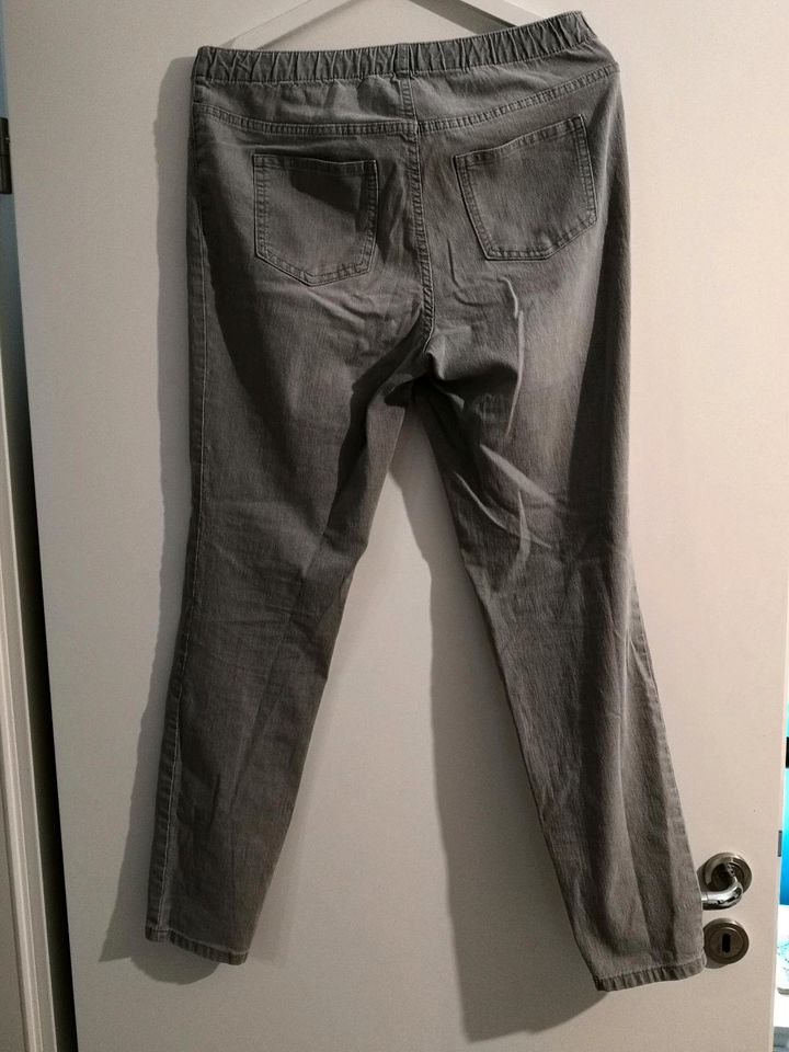 Jeggings / Hose ++ C&A ++ Größe 42 ++ Dunkelgrau in Bornheim