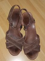 UGG DAMEN SANDALE LEDER NATUR SCHUHE BRAUN GR.39 TOP Wuppertal - Oberbarmen Vorschau
