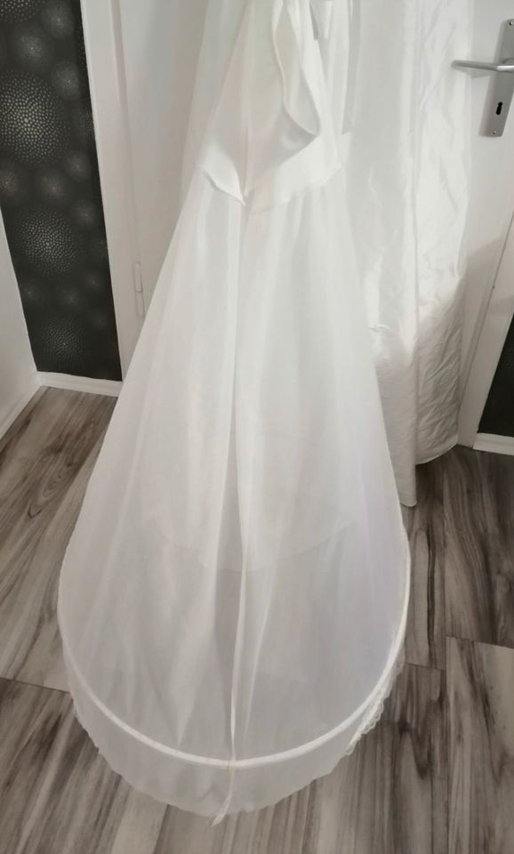 Brautkleid in Größe 40, von Amera Vera einmal Prinzessin in Wolfsburg