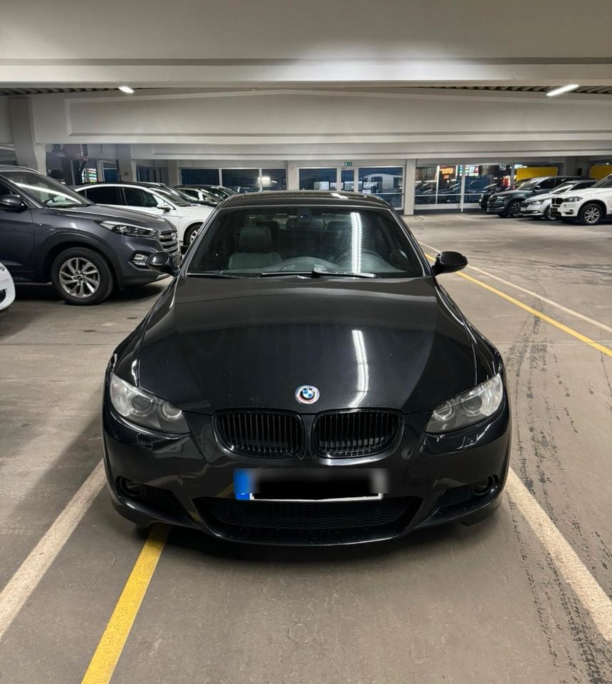 BMW E92 325d Coupé Automatik M-Paket 335d Optik *Carplay*Logic7* in Hamburg