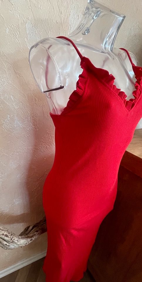 Maxikleid Kleid lang Sommer Kleid  NEU Gr. 38 rot Ripp-Optik in Schlaitdorf