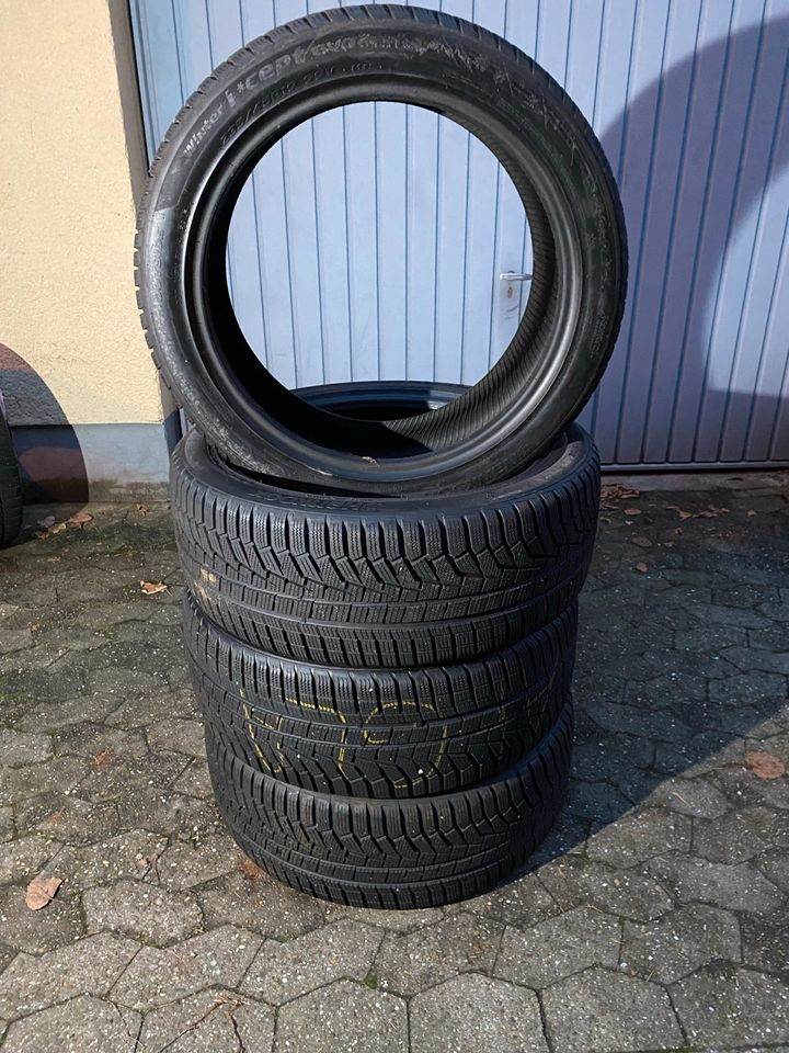 Hankook Winterreifen 235/45 R19 99V in Hattersheim am Main