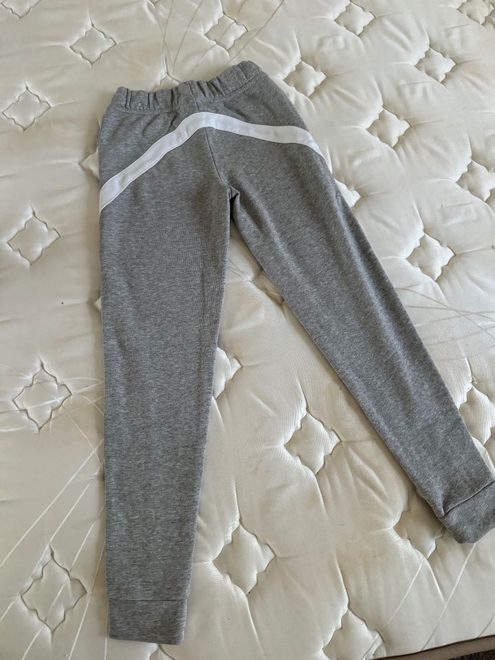 Mädchen Jugend Adidas Training Sport Freizeit Hose in Salching