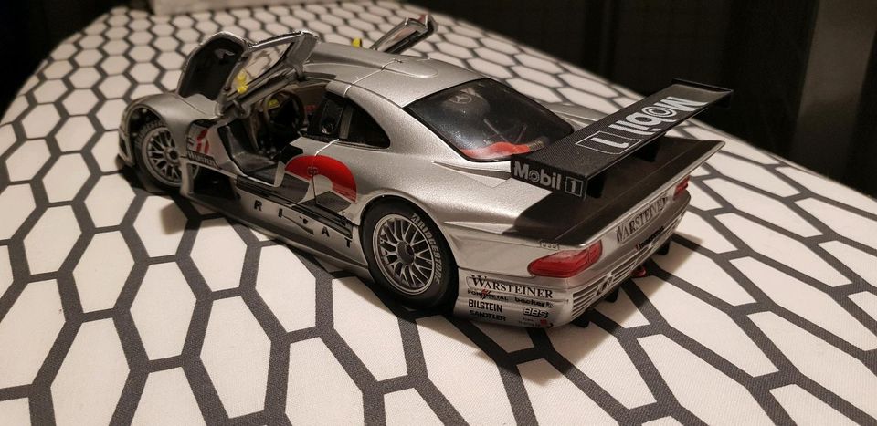 Mercedes CLK GTR Modellauto (1:18 ) in Hamburg