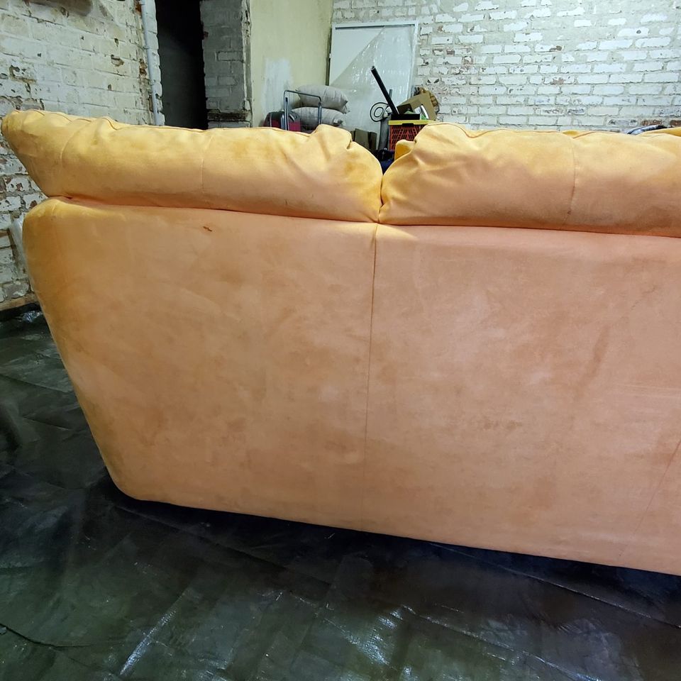 Couch 3sitzer inkl. XXL Sessel gelb Wildleder Optik in Leipzig