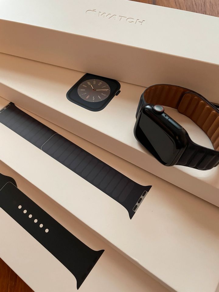 Apple Watch Series 8 41mm Cellular/LTE Mid Alu + 2 Loops in Hamburg