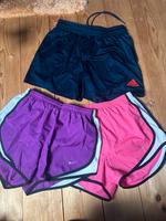 Nike & Adidas Damen kurze Sporthose Bayern - Nandlstadt Vorschau