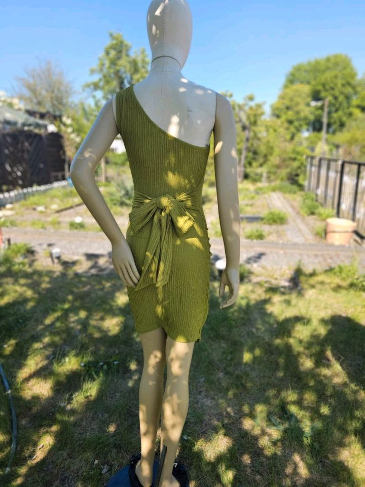 stilvolles grünes Kleid in Fürstenwalde (Spree)