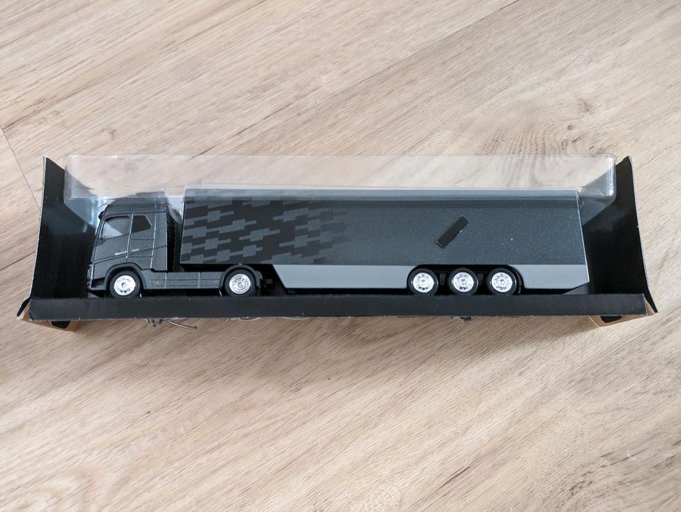 VOLVO Modell FH16 750 4x2 Sattelzugmaschine mit Auflieger 1:87 in Tangermünde